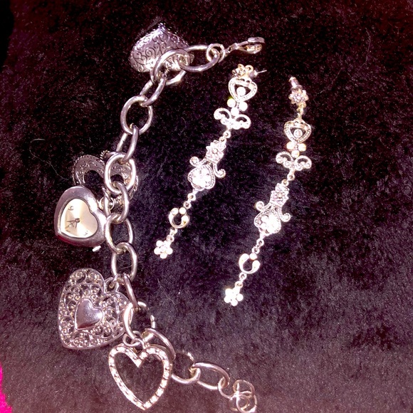 Vintage looking long 2-1/2 inch earrings silvertone - Picture 1 of 3